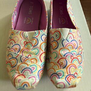 TOMS shoes
